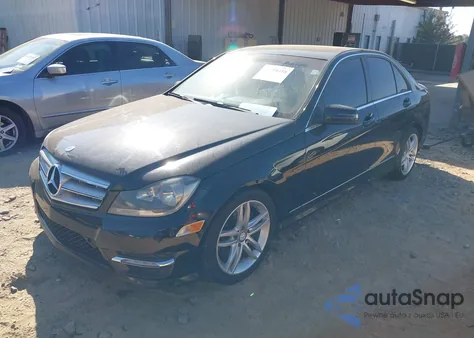 2014 Mercedes-Benz C 300 Luxury 4Matic/Sport 4Matic из США, поврежденный, VIN WDDGF8AB6ER311632